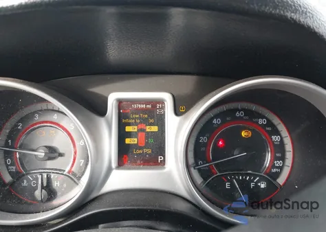 2015 Dodge Journey Sxt z USA, uszkodzony, nr VIN 3C4PDCBGXFT668768